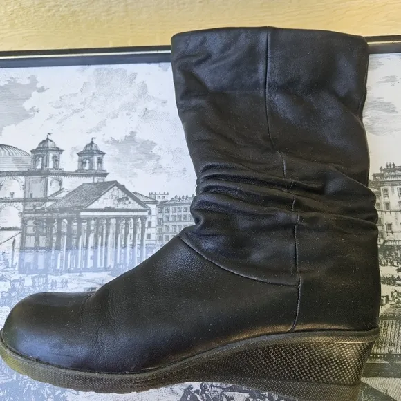 Keen black leather Kate slouch mid-calf wedge boots size 10