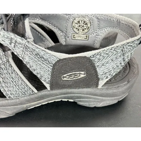 Keen Newport closed toe water sandals size 9.5