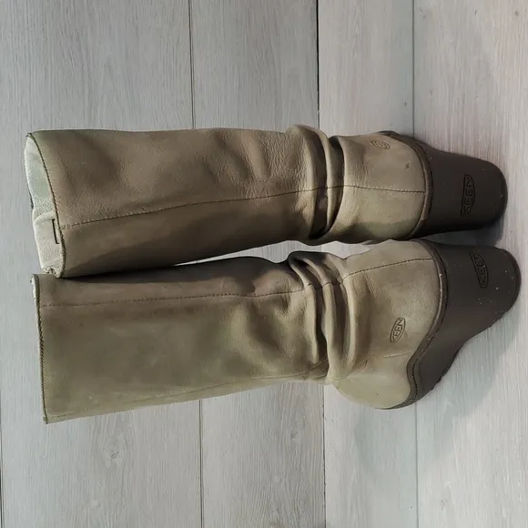 Keen Womens Akita Slouch Suede Wedge Boots shoes sz 7