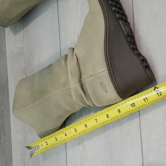 Keen Womens Akita Slouch Suede Wedge Boots shoes sz 7