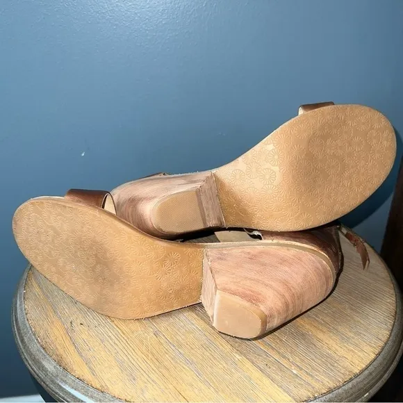 Koolaburra Peonie Heeled Sandals