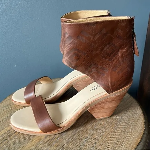 Koolaburra Peonie Heeled Sandals