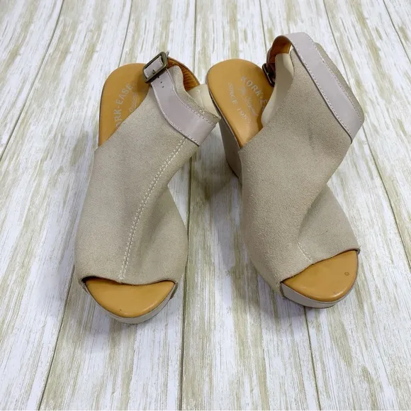 Kork Ease Berit Gray Suede Peep Toe Wedge Sandals