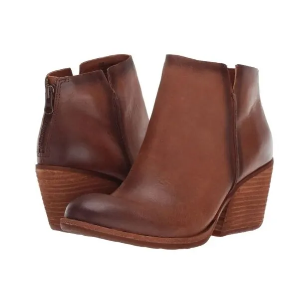 Kork Ease Chandra  round toe ankle boots w side slits &amp; rear zipper size 11 NWT.