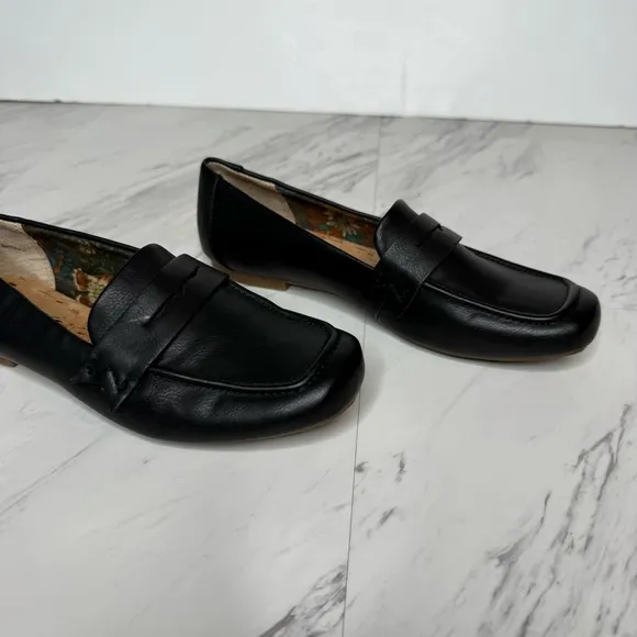 Korks Posie Black Penny Loafer 6M