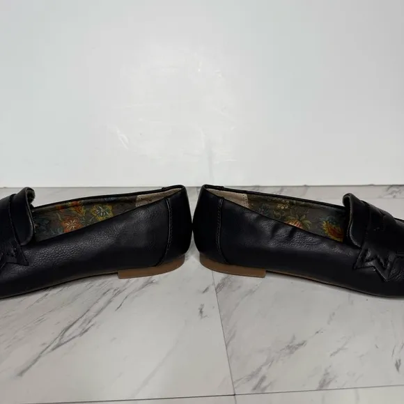 Korks Posie Black Penny Loafer 6M
