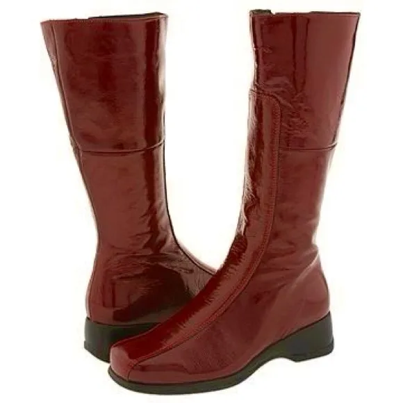 La Candienne Blanche Patent Leather Crinkle Cherry Tall Boots Size 5