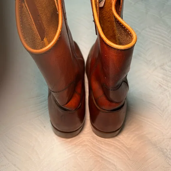 Lake of the Woods Men’s Chestnut Leather Mid Calf Western Cowboy Boots. Size 9