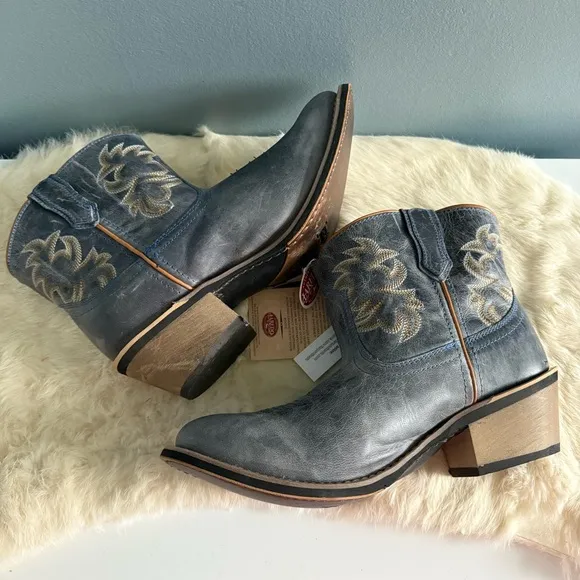 Laredo Women’s Navy Embroidered Round Toe Mid Calf Leather Western Boots
