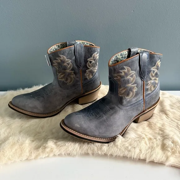 Laredo Women’s Navy Embroidered Round Toe Mid Calf Leather Western Boots