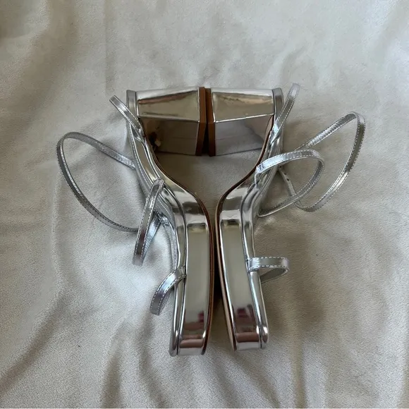 Larroudé Gio Metallic Leather Ankle-Strap Sandals Size 7.5 NWOT