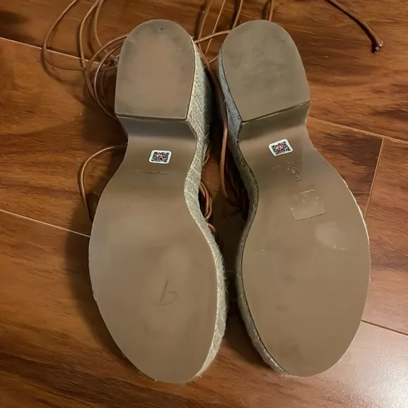 Larroude coco platform sandal in caramel size 5