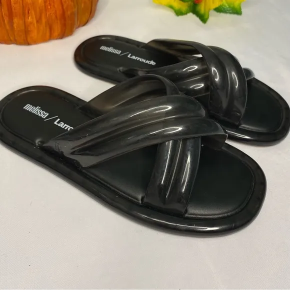 Larroude x Melissa Cali Cross Strap Slide Size 6