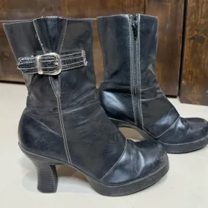 L.e.i. Vintage Y2K 90’s Black Boots women’s Size 8.5 high heel booties buckle