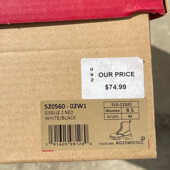 Levi’s Giselle 2 Neo White Chunky Combat Boots Size 9.5