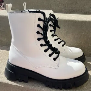 Levi’s Giselle 2 Neo White Chunky Combat Boots Size 9.5