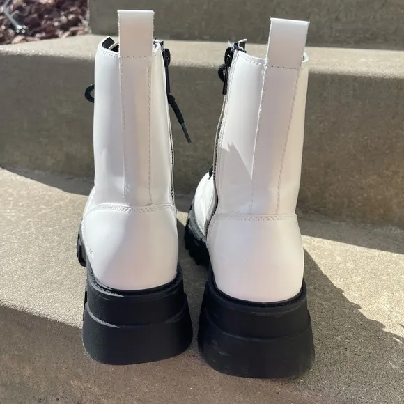 Levi’s Giselle 2 Neo White Chunky Combat Boots Size 9.5
