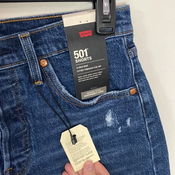 Levi’s Premium 501 High-Rise Distressed mini Shorts in Salsa Destiny Wash sz 27