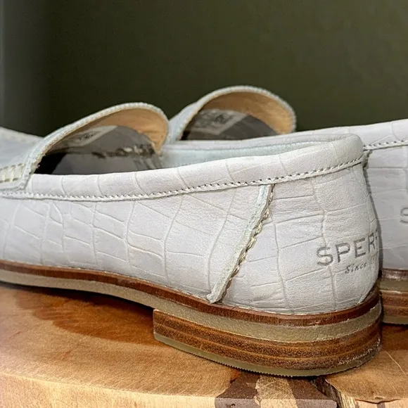 *LIKE NEW* SPERRY Seaport Croc Gray Nubuck Leather Penny Loafer
