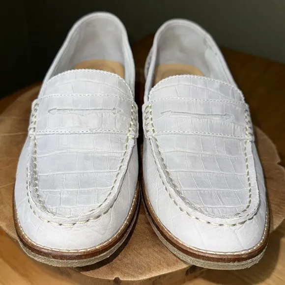 *LIKE NEW* SPERRY Seaport Croc Gray Nubuck Leather Penny Loafer