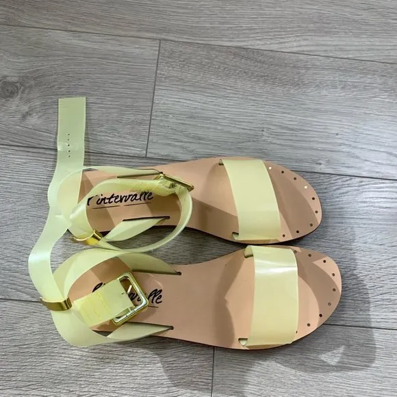 L’intervalle Linn Yellow Clear Sandals