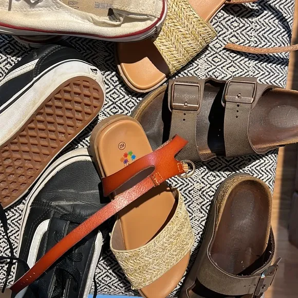 Lot of girls play shoes, size 2 3