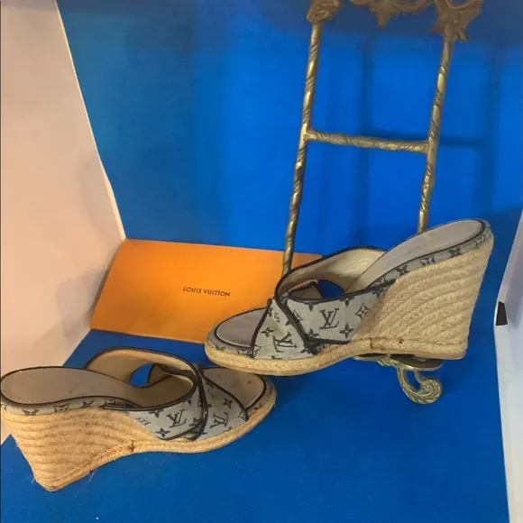 Louis Vuitton mini monogram espadrille wedges LV Toe Mule Ibiza  Date co…