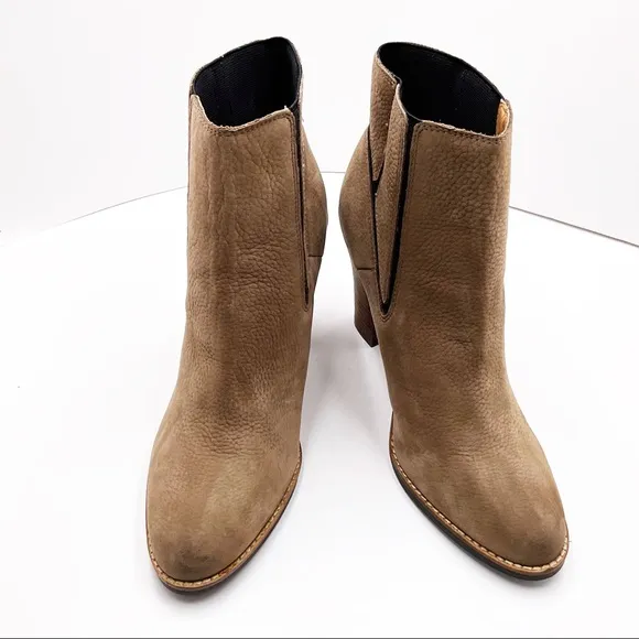 {Lucky Brand} Maldeev Pebbled Leather Boots