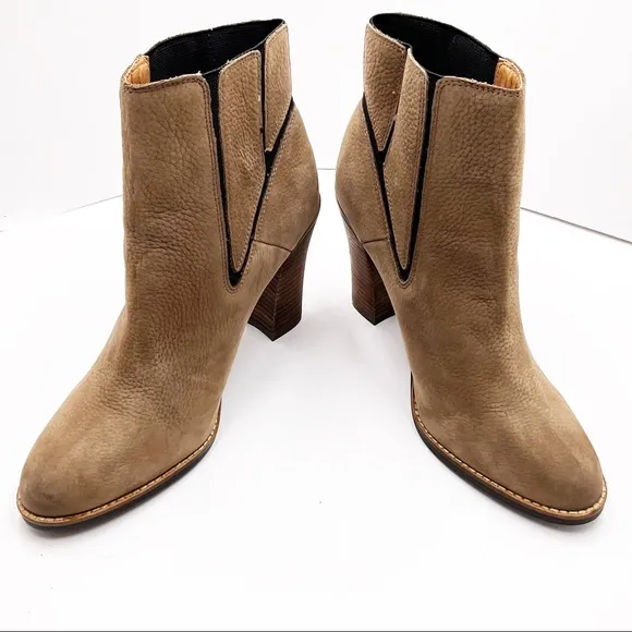 {Lucky Brand} Maldeev Pebbled Leather Boots