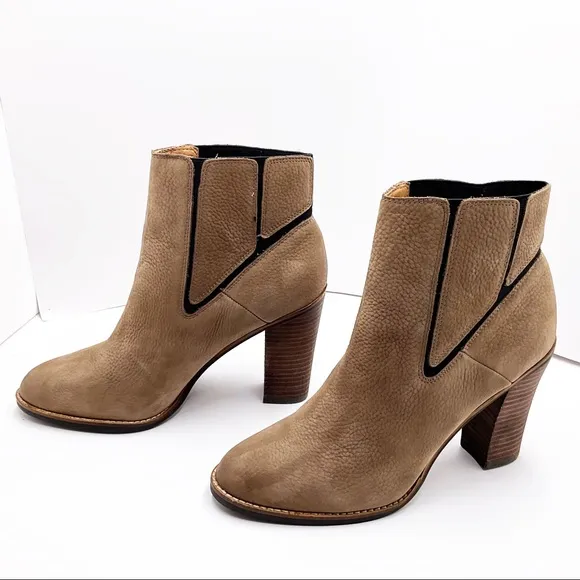 {Lucky Brand} Maldeev Pebbled Leather Boots