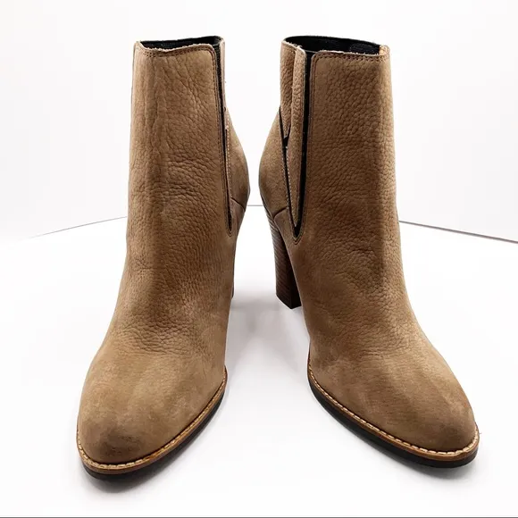 {Lucky Brand} Maldeev Pebbled Leather Boots