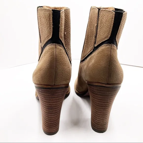 {Lucky Brand} Maldeev Pebbled Leather Boots