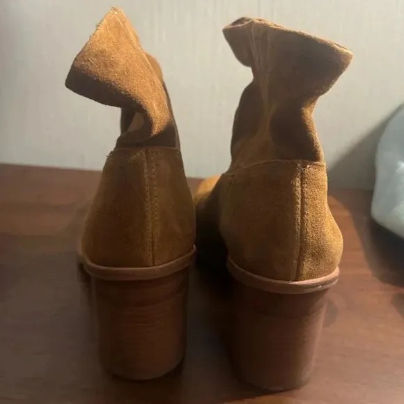 LUCKY BRANDJOZELYN SUEDE ROUND TOE MID-CALF BOOTS