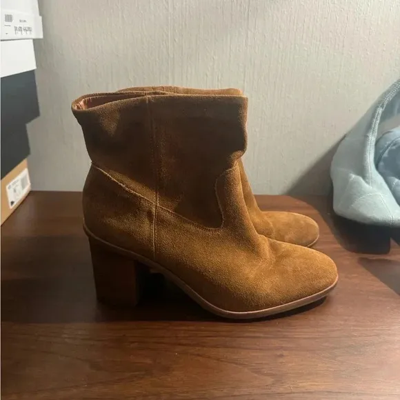 LUCKY BRANDJOZELYN SUEDE ROUND TOE MID-CALF BOOTS