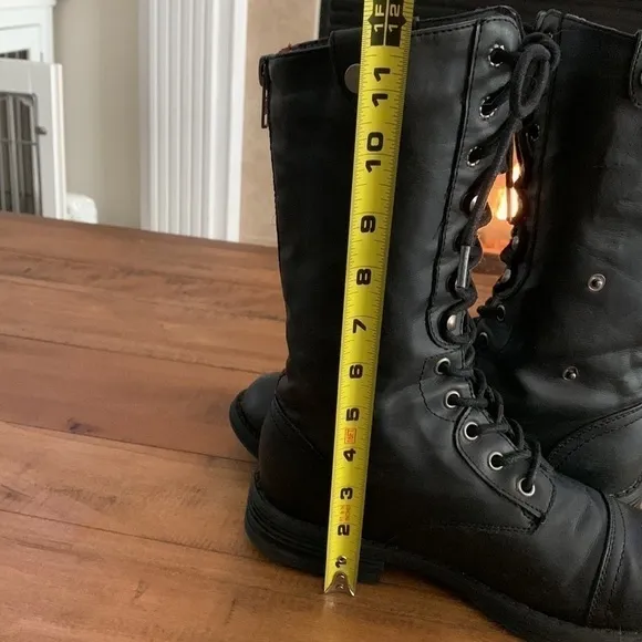 Madden Girl Combat Boots, Size 8.5M, Black.