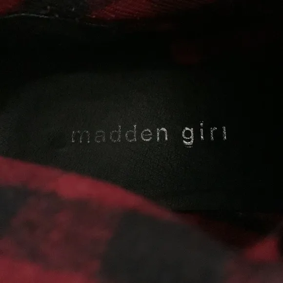 Madden Girl Combat Boots, Size 8.5M, Black.
