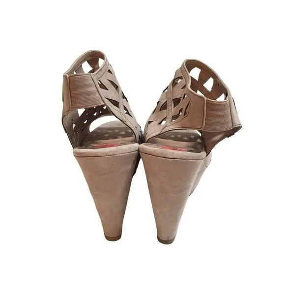 🔃Madden Girl Tan Suede Platform Wedge Sandals