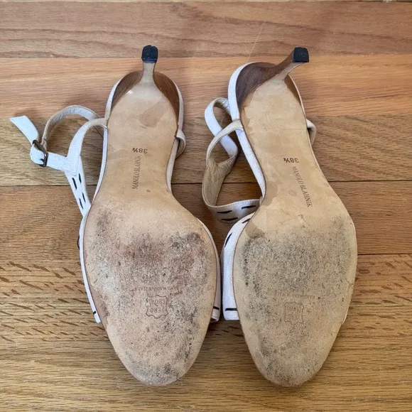 Manolo Blahnik Beige Suede T-strap Heel Sandals Size 38 1/2‎