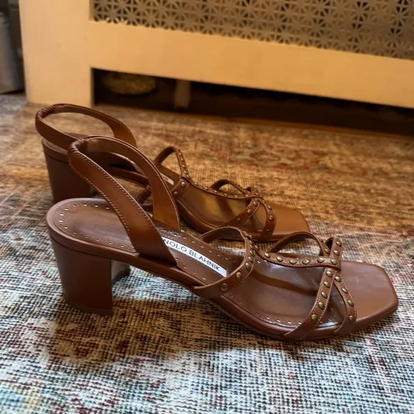 Manolo Blahnik Luce Brown Leather Studded Sandals 38 New