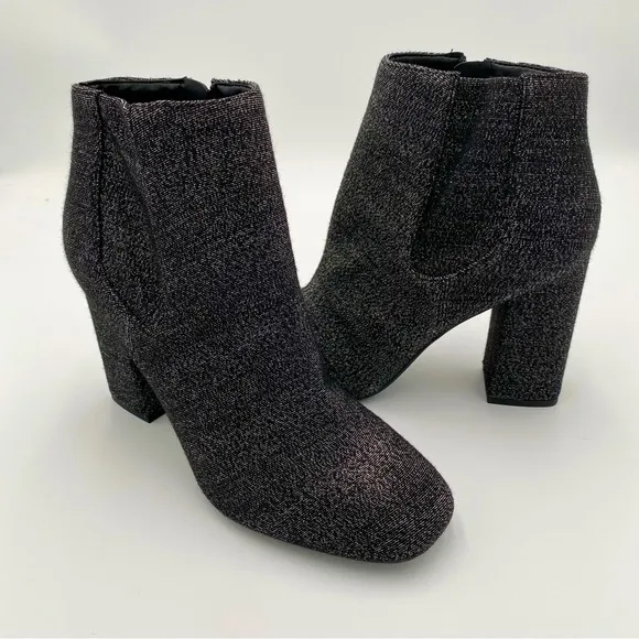 Marc Fisher Gemi Silver Metallic Chunky Heeled Ankle Boots Booties 9.5 (NWOT)