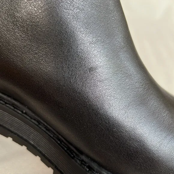 MARC FISHER Parrie chunky chain leather booties black size 8,5