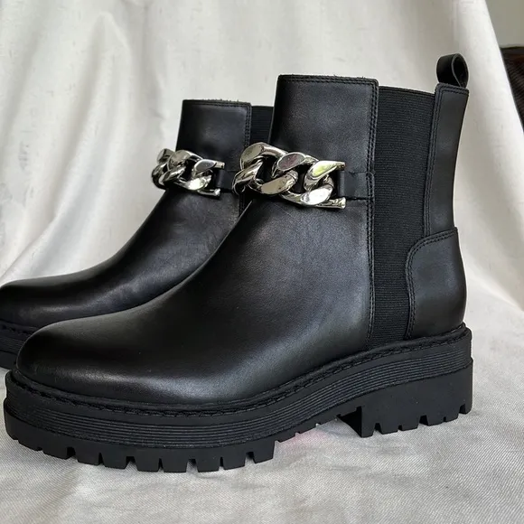 MARC FISHER Parrie chunky chain leather booties black size 8,5