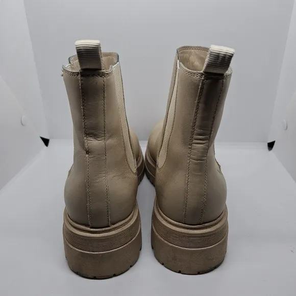 Marc Fisher Pirro chelsea lug sole ankle boots light tan size 8