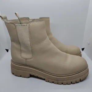 Marc Fisher Pirro chelsea lug sole ankle boots light tan size 8