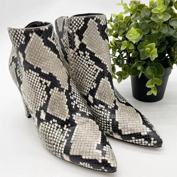 Marc Fisher Womens Unno Snakeskin Embossed Heeled Ankle Boots Size 8 Pointed Toe