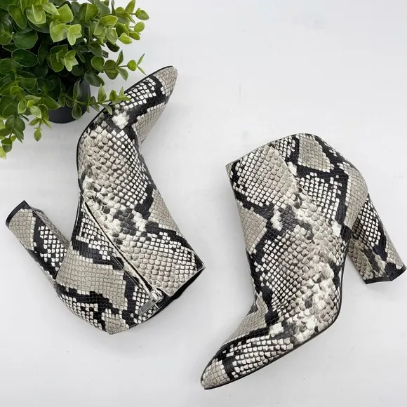 Marc Fisher Womens Unno Snakeskin Embossed Heeled Ankle Boots Size 8 Pointed Toe