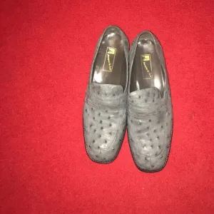 Marquez de Leon 100% Gray Ostrich shoe
