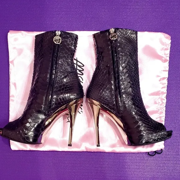 MASSIMO OGAMA BLACK GENUINE PYTHON Opentoe Heels Boots. Made In Italy. Size 36.