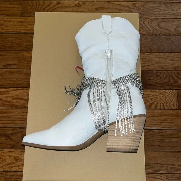 Matisse Leather Dolly Western Boot White &amp; Metallic Fringe Detail Women’s 6.5