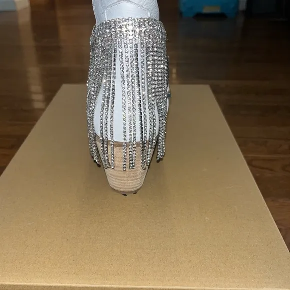 Matisse Leather Dolly Western Boot White &amp; Metallic Fringe Detail Women’s 6.5